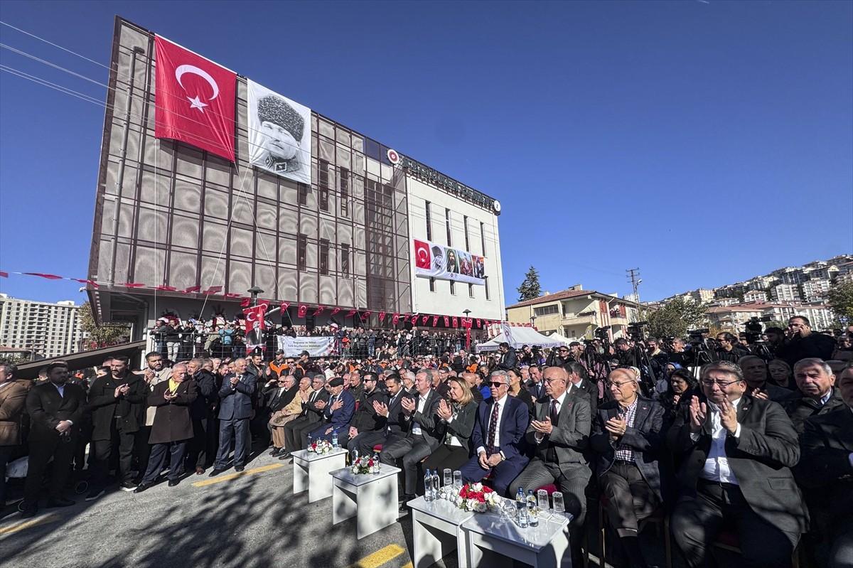 Ankara'nın Belediye Başkanı Yavaş, Saldırılara Yanıt Verdi