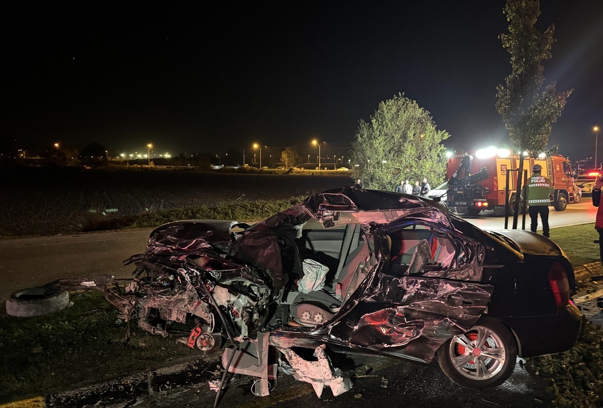 Sakarya'da 4 Araçla Meydana Gelen Kazada 1 Kişi Hayatını Kaybetti