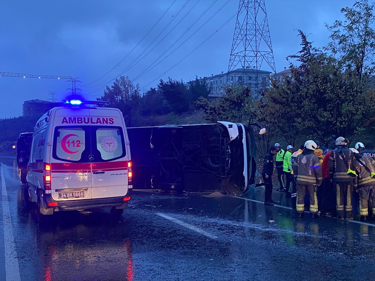 Esenler'de Otobüs Devrildi: 2 Ölü, 15 Yaralı