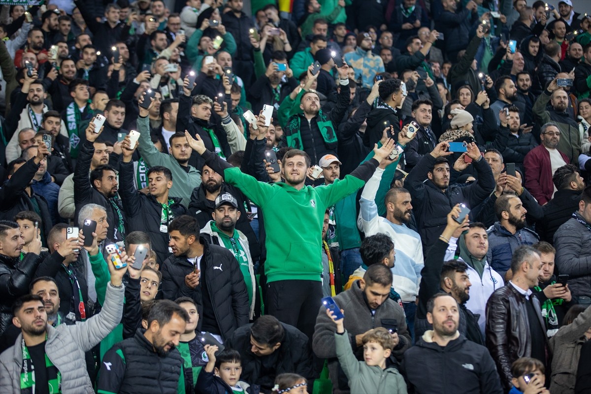 Kocaelispor, Sakaryaspor'u Deplasmanda Geçti