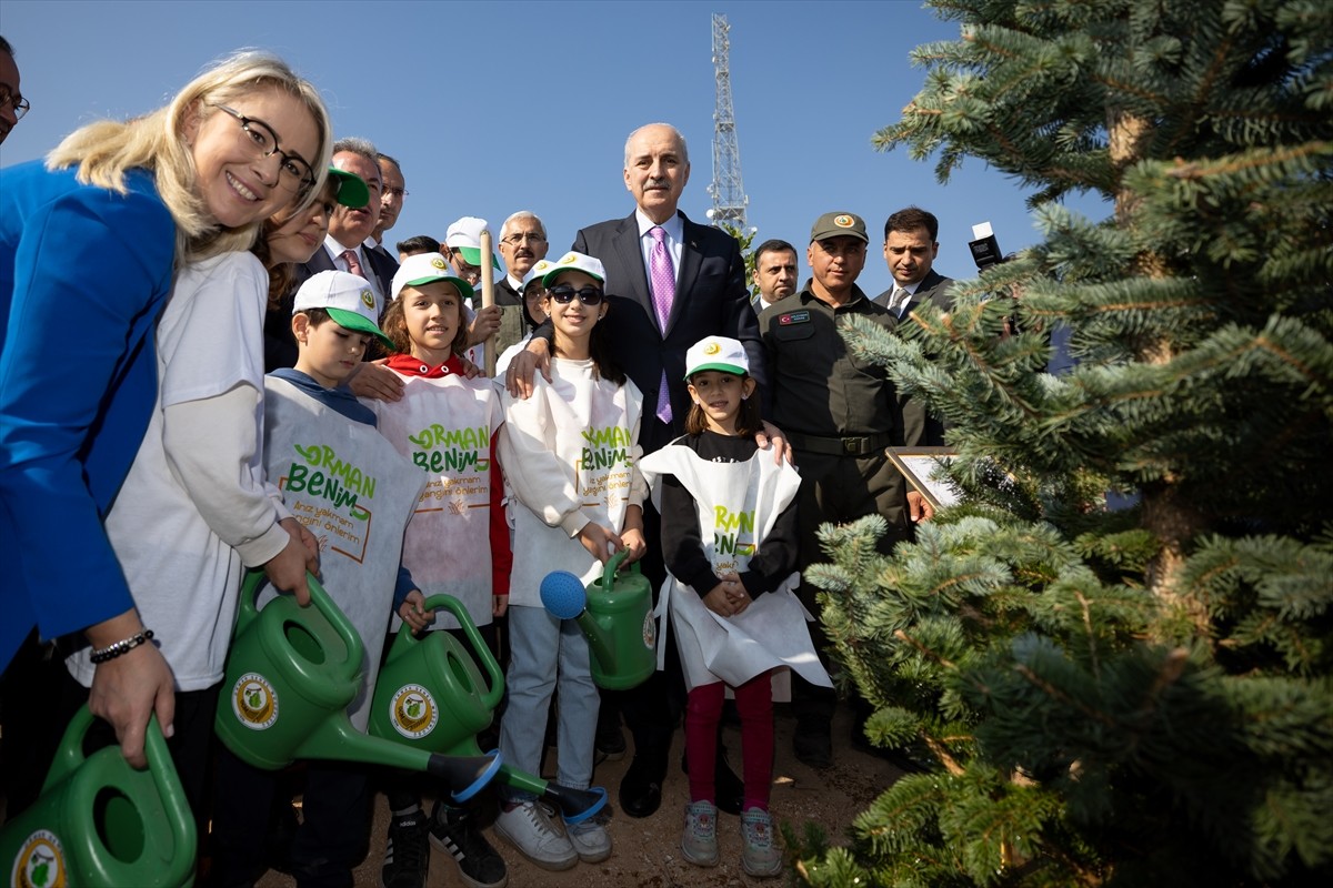 TBMM Başkanı Kurtulmuş İzmir'de Fidan Dikim Törenine Katıldı