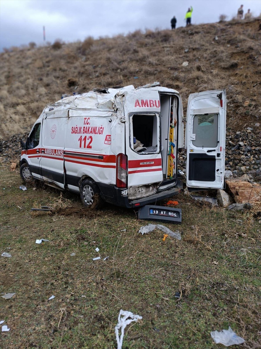 Bitlis'te Trafik Kazası: 11 Yaralı