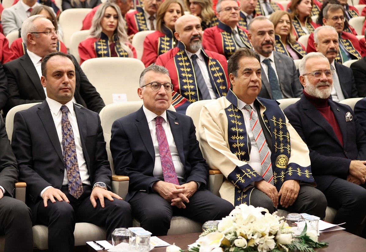 Sivas'ta Akademik Yıl Açılışı: AK Parti'den Eğitim Vurgusu