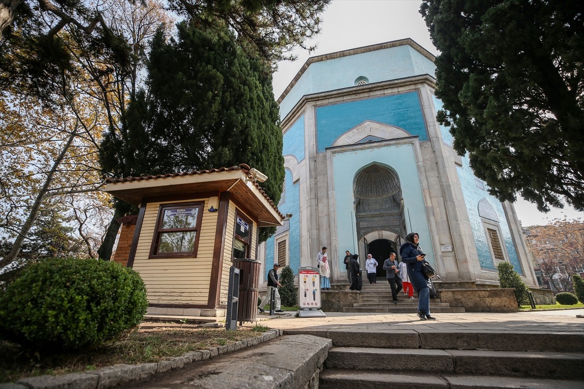 Bursa'da Tarihi Camilerde Güvenlik Krizi