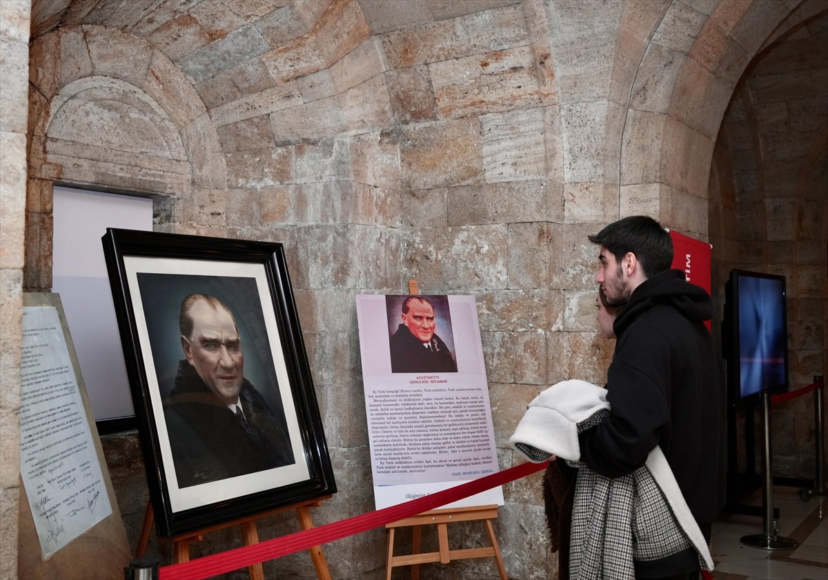 Anıtkabir'de Gerçekleşen Orijinal Atatürk Portresi Sergisi