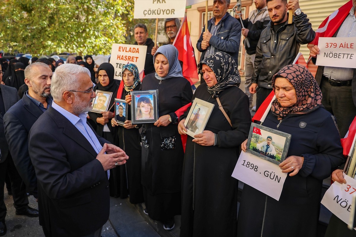 HÜDA PAR Genel Başkanı Yapıcıoğlu'ndan Diyarbakır Annelerine Ziyaret