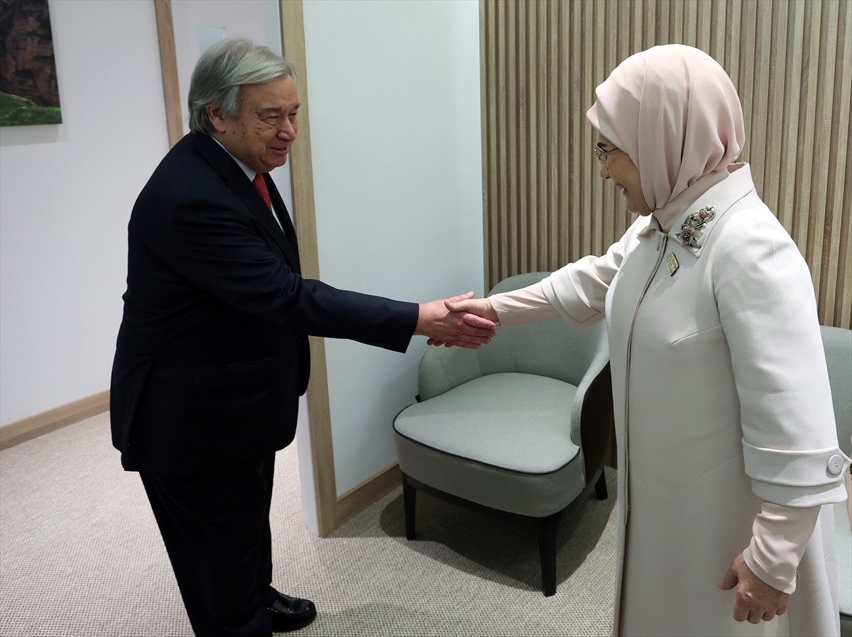 Emine Erdoğan, COP29'da Antonio Guterres ile Görüştü