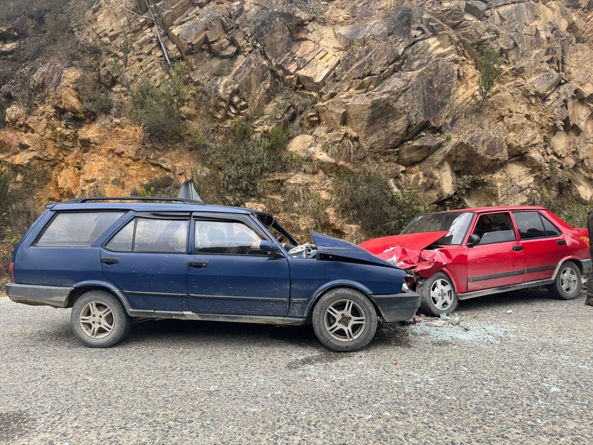 Giresun'da Trafik Kazası: 6 Yaralı