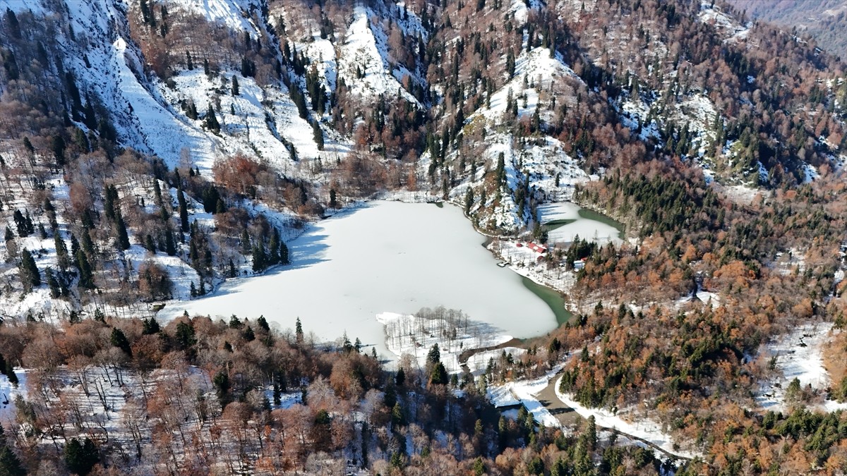 Borçka Karagöl Tabiat Parkı'nda Mevsimsel Büyü