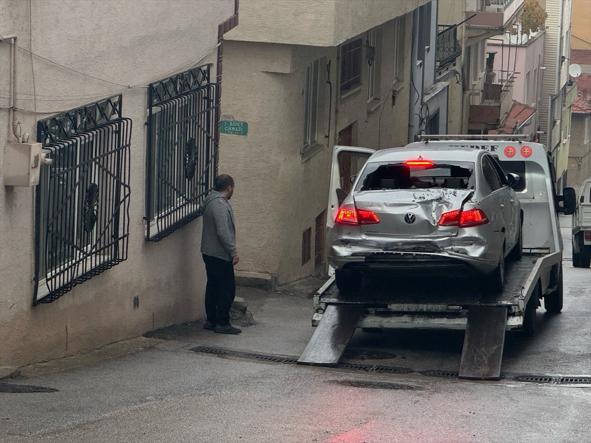 Bursa'da Freni Boşalan Kamyonun Feci Kazası Güvenlik Kamerasında