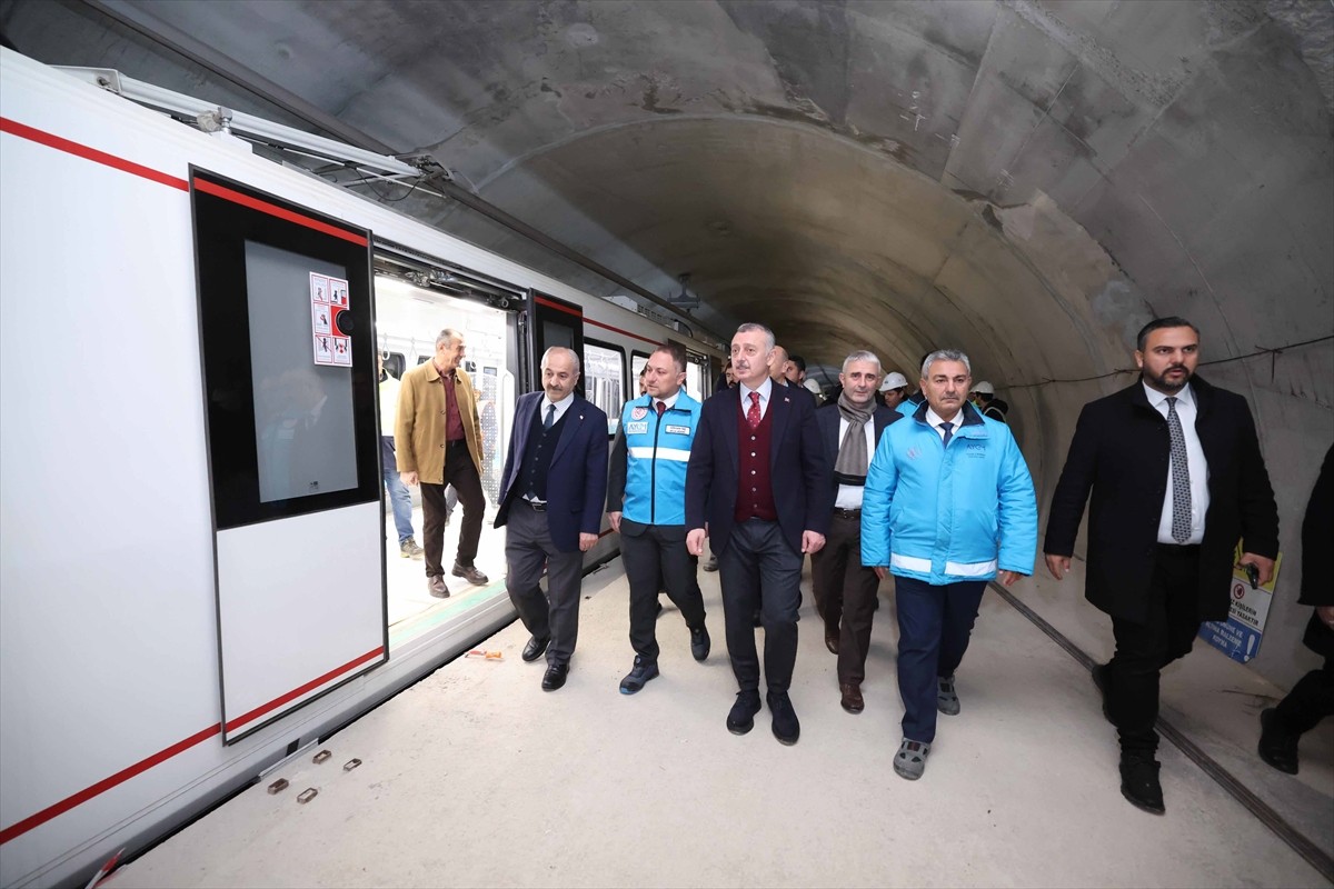 Kocaeli'nin İlk Metro Hattında Deneme Sürüşü Yapıldı