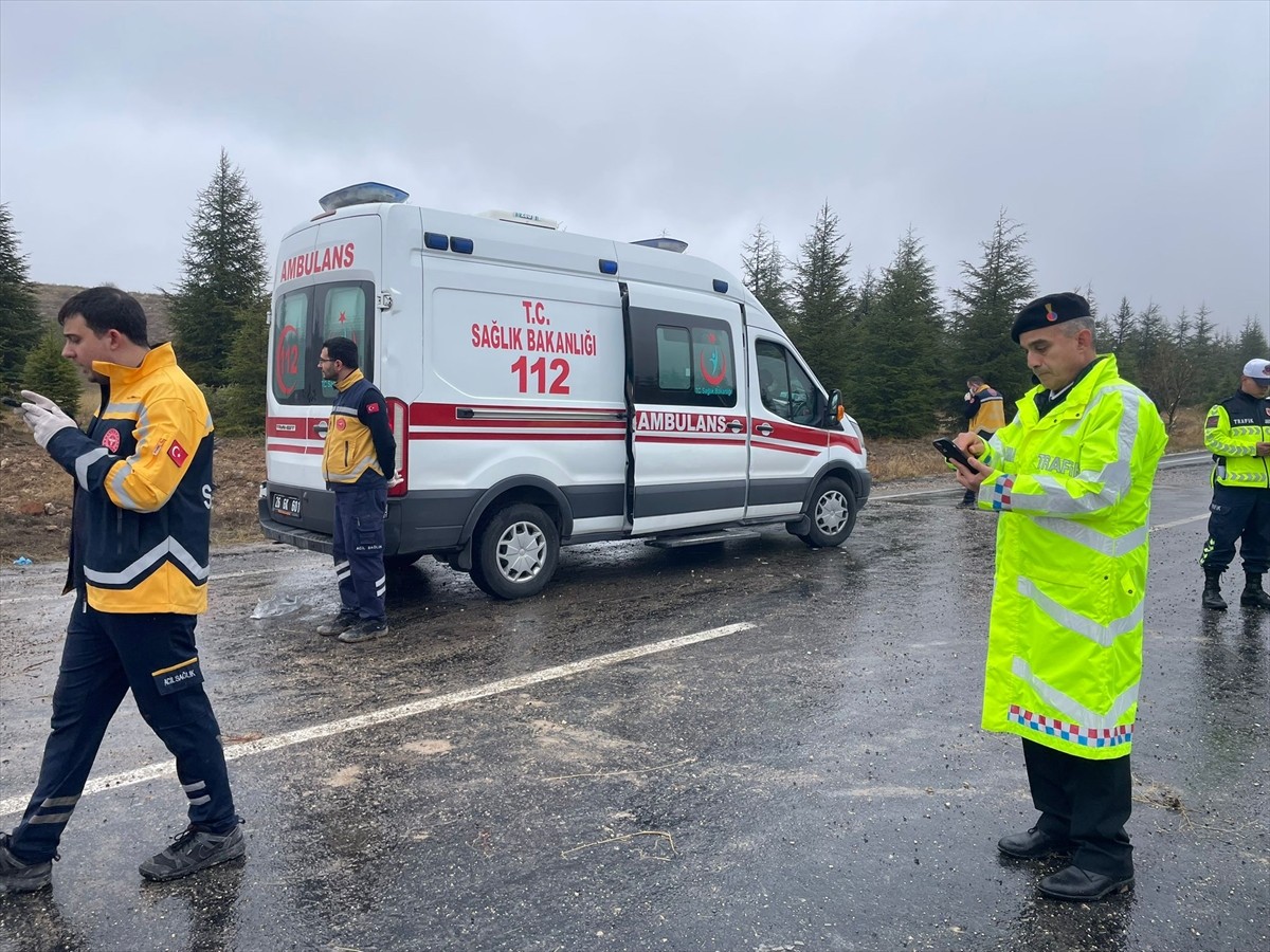 Eskişehir'de Yolcu Otobüsü Devrildi: 1 Ölü, 30 Yaralı