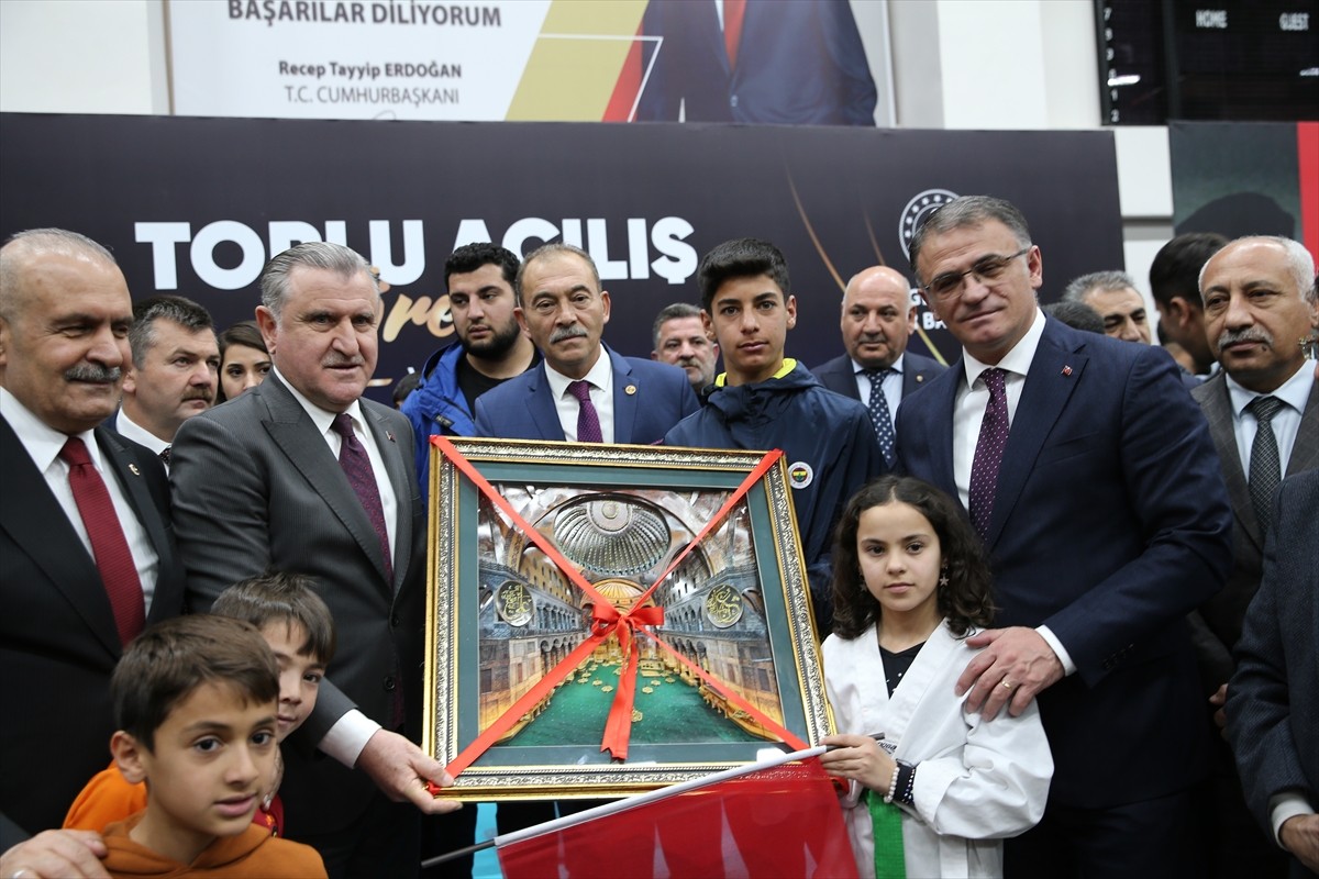 Van'da Spor Tesisleri Açılışı ve Gençlik Vurgusu