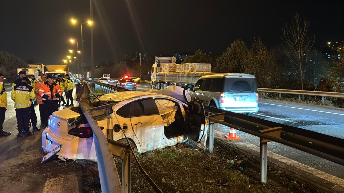 Anadolu Otoyolu'nda Kazalı Durum Ulaşımı Olumsuz Etkiledi