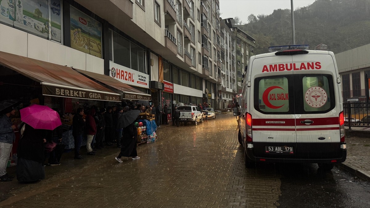 Rize'de Heyelan Faciası: 1 Ölü, 4 Yaralı