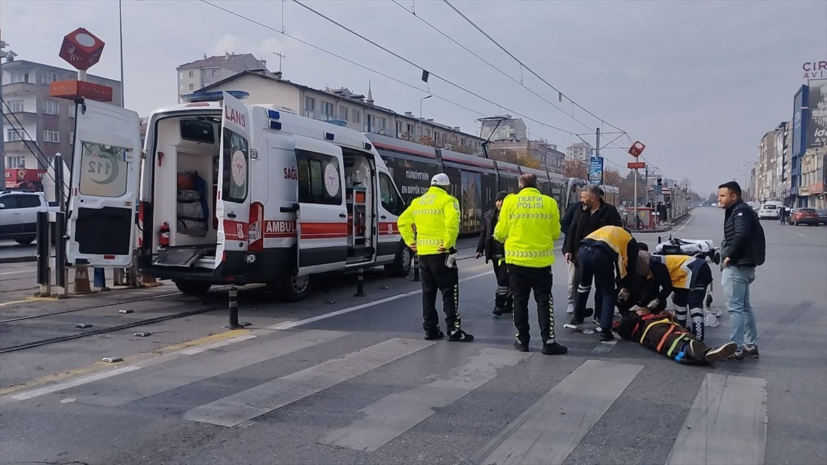 Kayseri'de Yaya Minibüsün Çarpması Sonucu Yaralandı