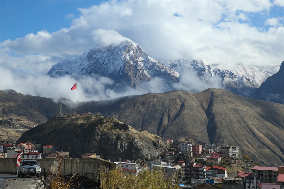 Hakkari'de Kar Yağışı Etkili Oldu