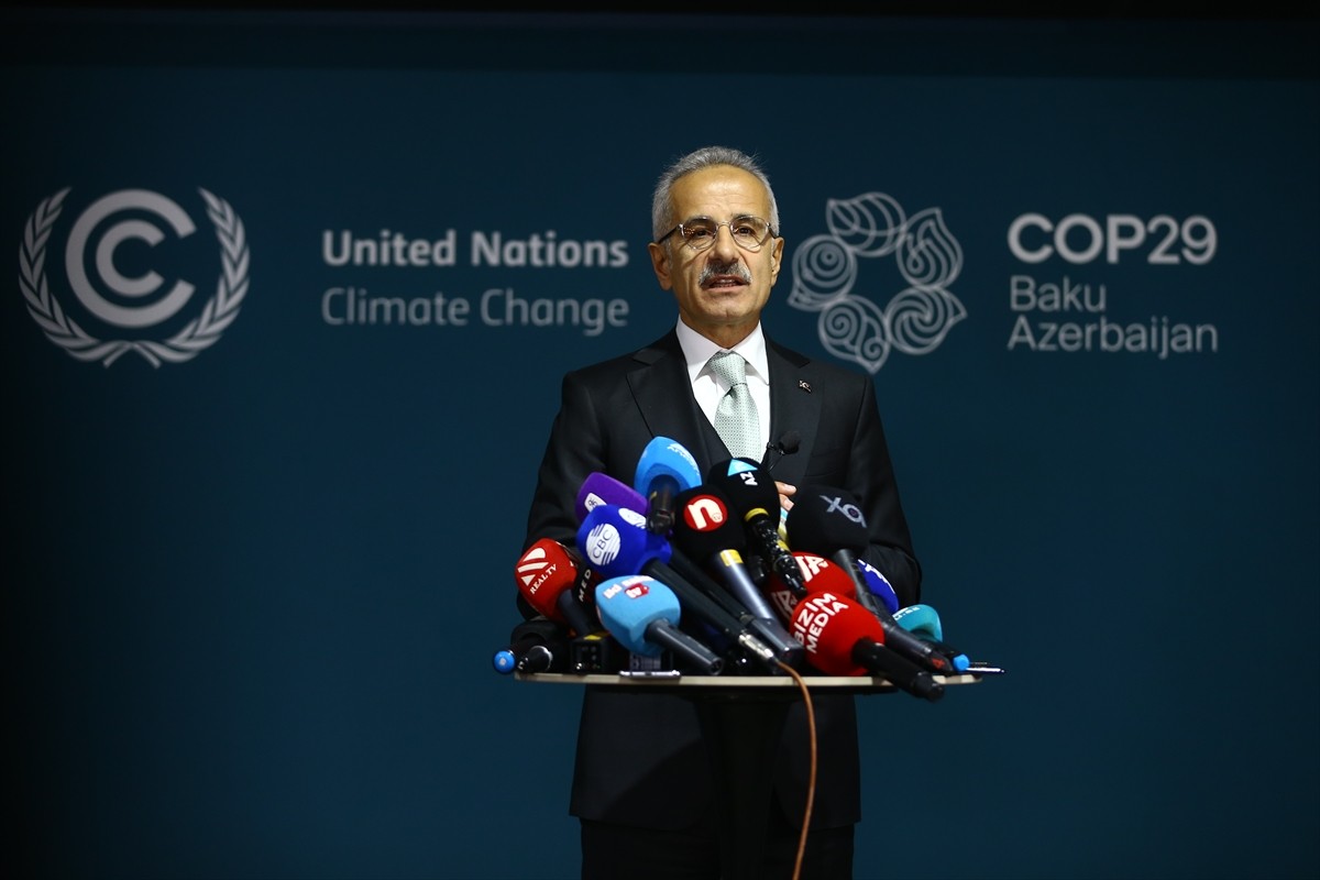 Bakan Uraloğlu COP29'da Elektrikli Trenlerin Geleceğini Değerlendirdi