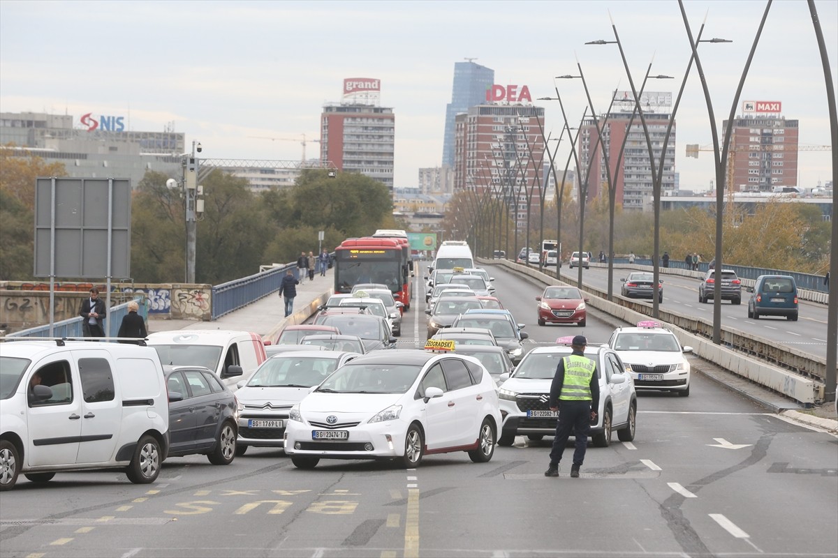 Belgrad'da Tarihi Köprüye Yıkım Protestosu