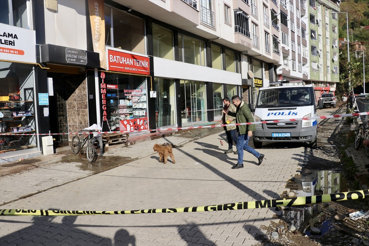 Rize'de Heyelan Anındaki Panik Güvenlik Kamerasında