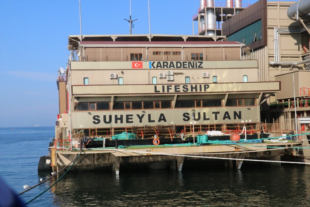 Hatay'daki Depremzedelere Yardımcı Gemi Yalova'da Bakımda