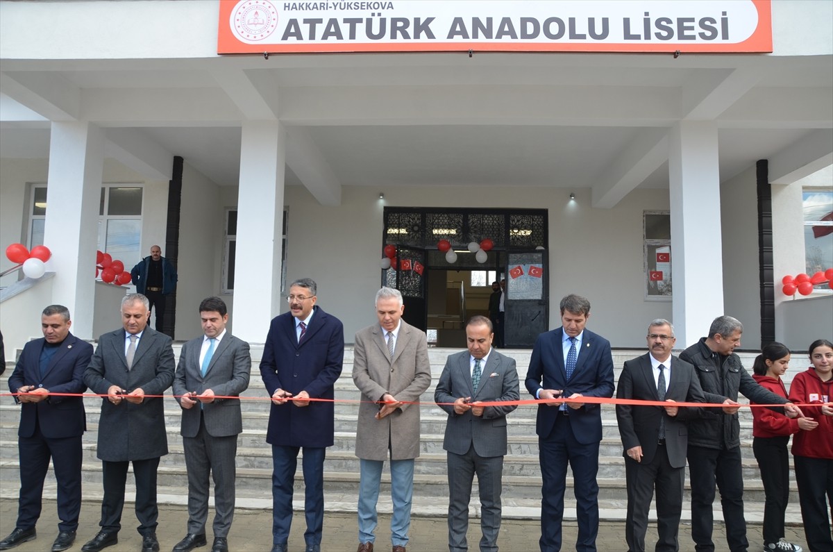 Yüksekova'da Yeni Atatürk Anadolu Lisesi Eğitime Açıldı