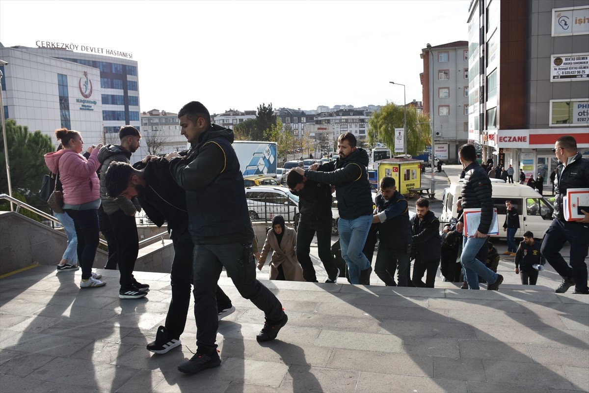 Tekirdağ'da Dolandırıcılık Operasyonu: 8 Zanlı Tutuklandı