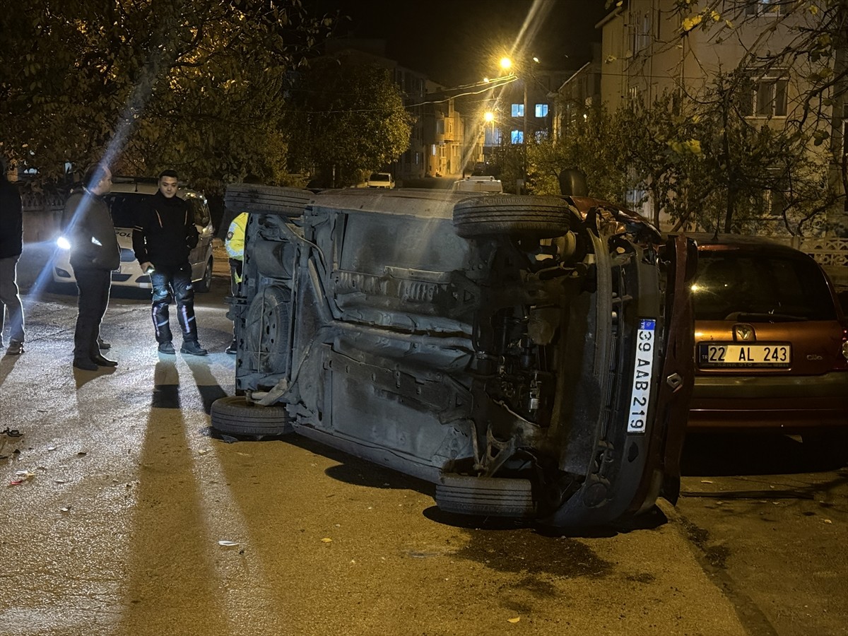 Kırklareli'nde Otomobil Kazasında Sürücü Kaçtı