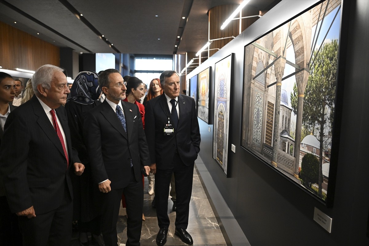 Türkiye'de Dijital Dönüşüm ve Fotoğraf Sanatı Üzerine Önemli Mesajlar