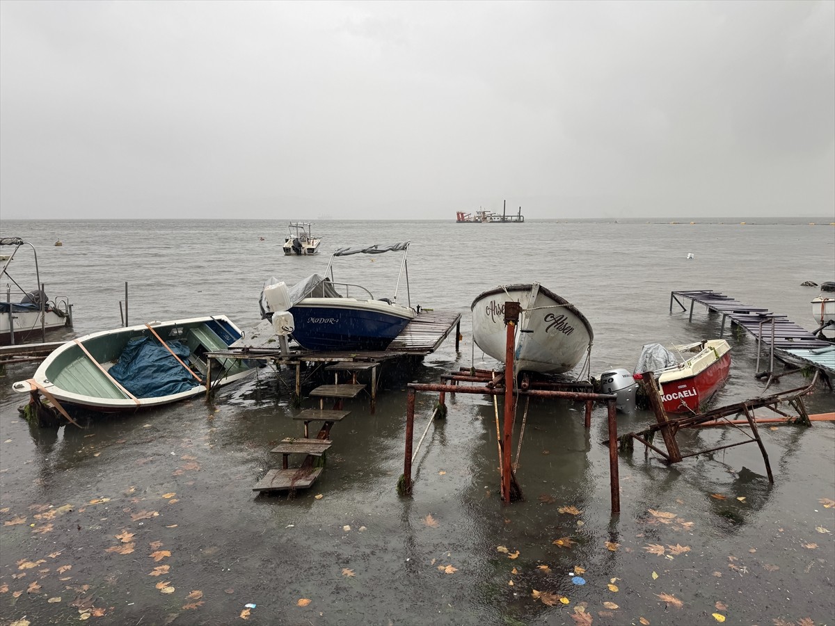 Kocaeli, Bolu ve Düzce'de Fırtına ve Sağanak Yağışın Olumsuz Etkileri