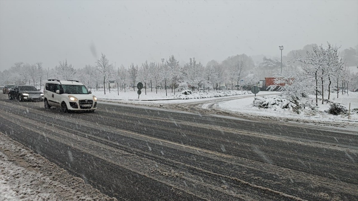 Bursa-Ankara Kara Yolunda Kar Etkisi