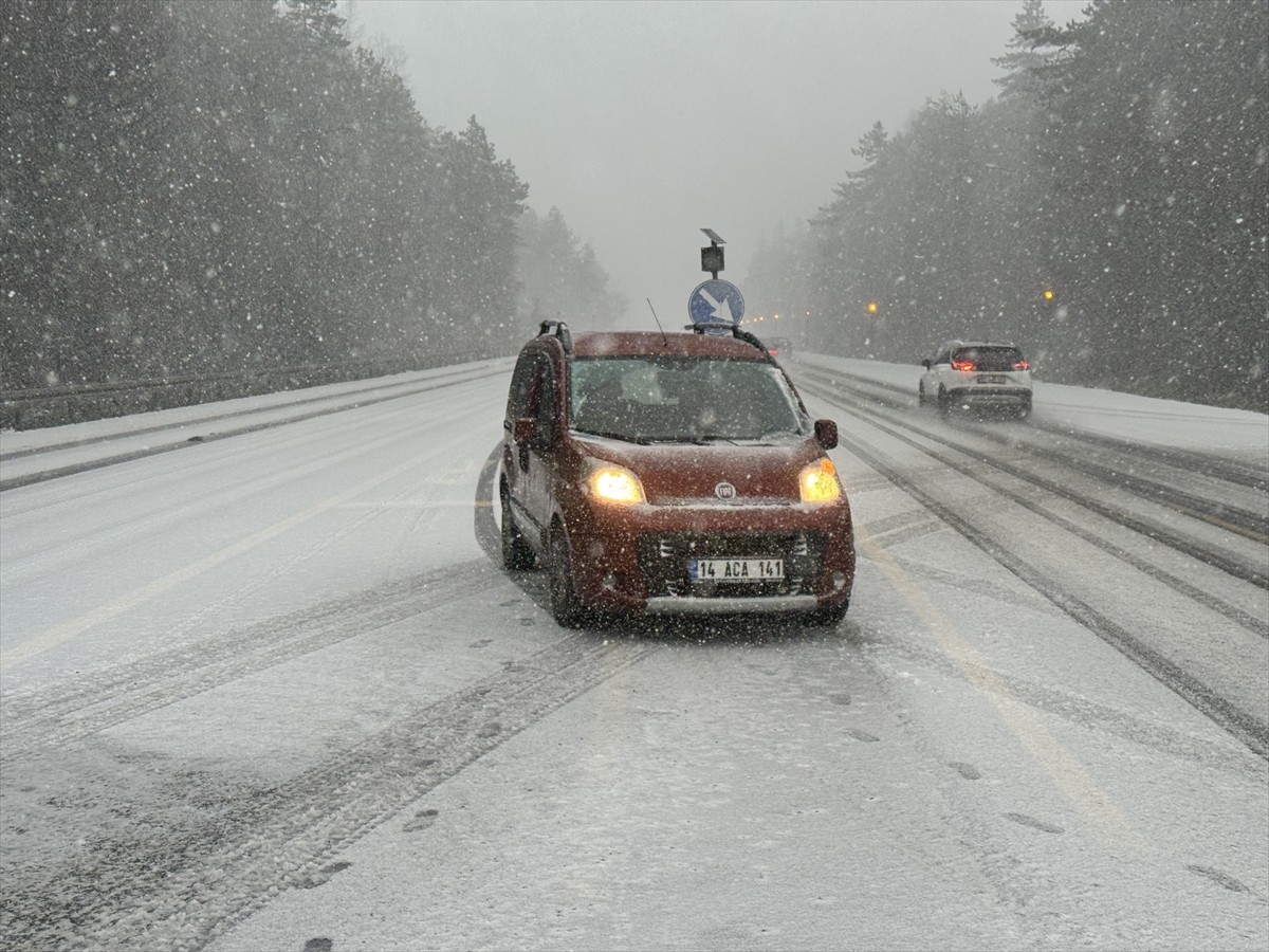 Bolu Dağı'nda Kar Yağışı Etkili Oldu