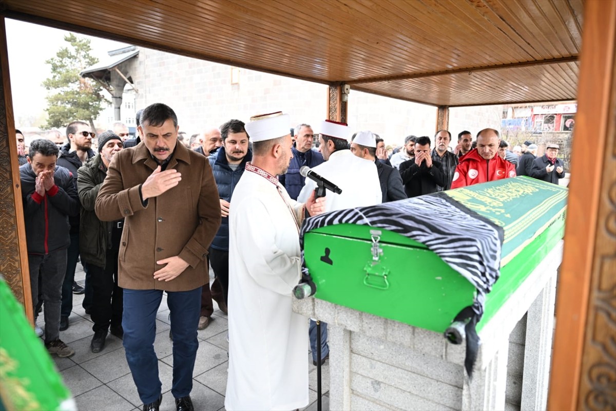 Cumhuriyetin Asırlık Tanığı Aliye Göker Hayatını Kaybetti