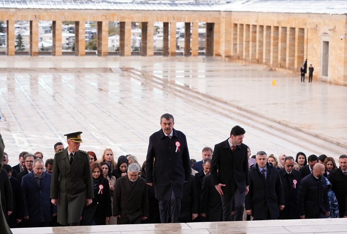 Öğretmenler Günü'nde Anıtkabir Ziyareti