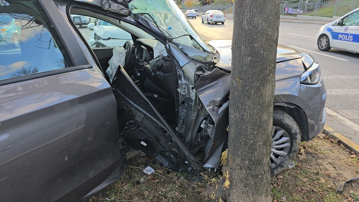 Küçükçekmece'de Trafik Kazası: 1 Yaralı