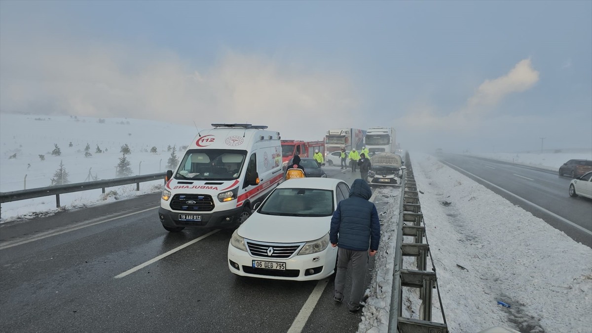 Çorum'da Zincirleme Trafik Kazası: 10 Yaralı