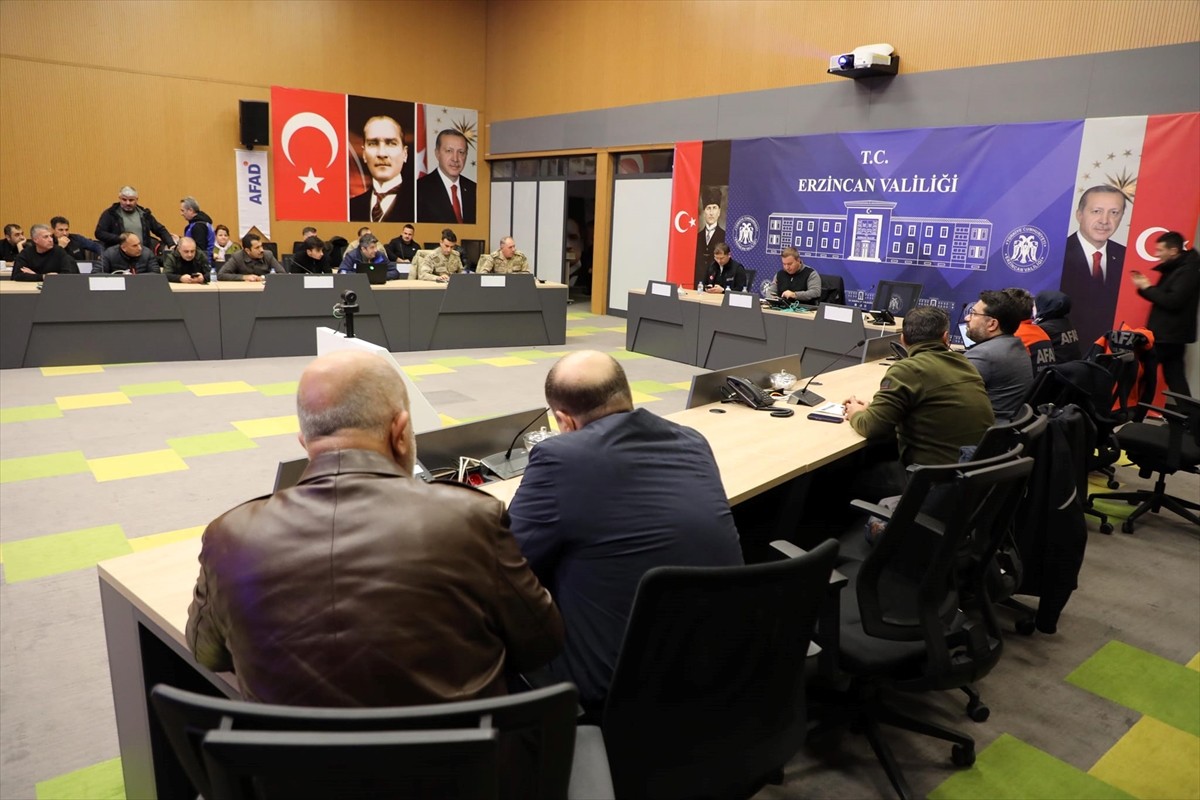 Erzincan'da Kar Nedeniyle Mahsur Kalanlar Yurtlarda Misafir Ediliyor