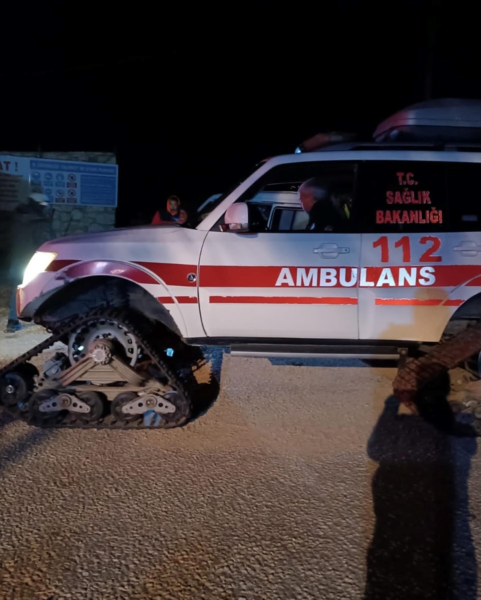 Mersin'de Tipi Nedeniyle Mağarada Mahsur Kalan Çobanlar İçin Kurtarma Çalışmaları Devam Ediyor