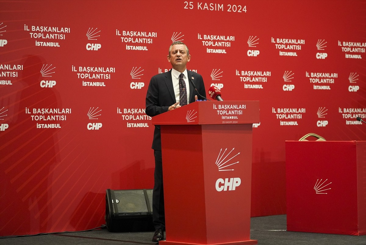 CHP Genel Başkanı Özgür Özel'den Esenyurt'taki Kayyum Politikalarına Tepki