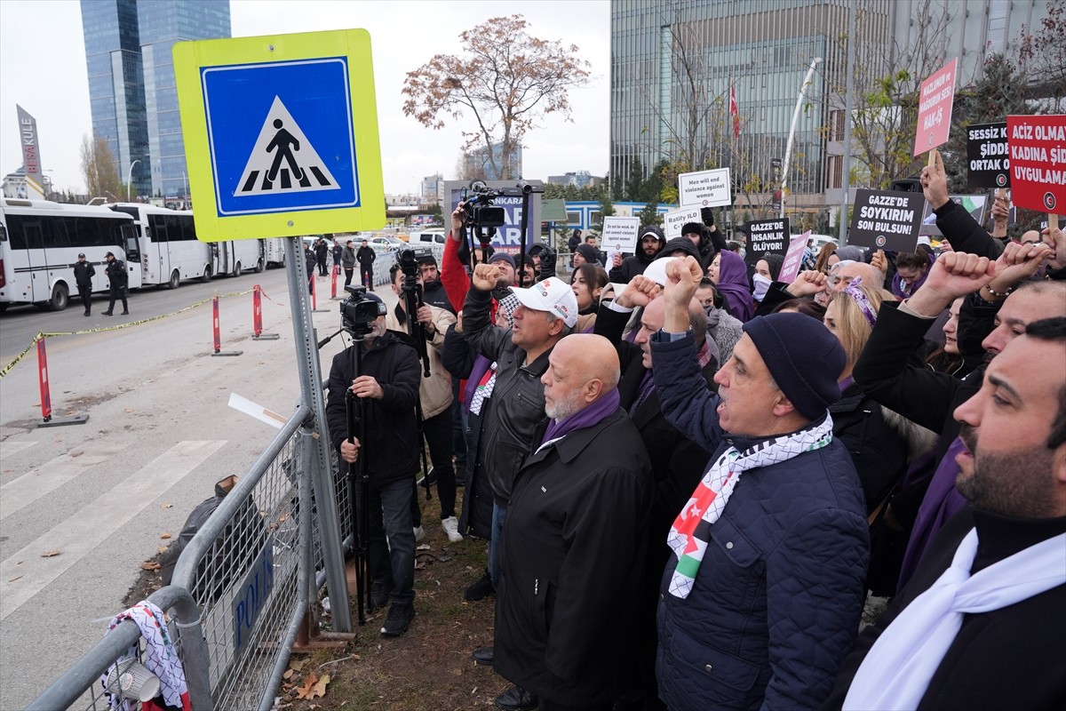 HAK-İŞ Kadına Yönelik Şiddeti Protesto Etti