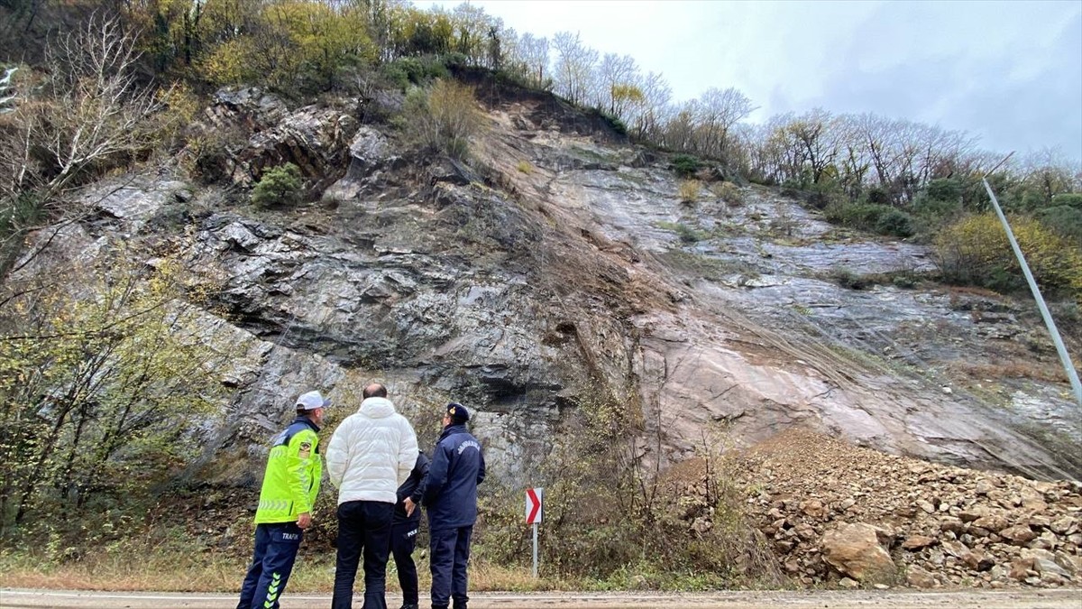 Karabük-Zonguldak Yolunda Heyelan Sorunu