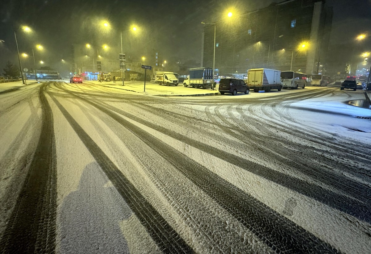 Kars ve Ardahan'da Kar Yağışı Etkisini Gösterdi