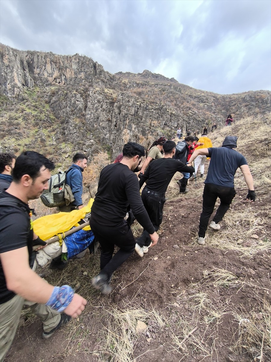 Masiro Kanyonu'nda Kadın Dağcıya Kurtarma Operasyonu