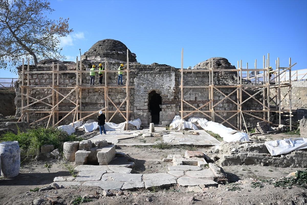 Edirne'deki Gazi Mihal Hamamı'nın Restorasyonu Devam Ediyor