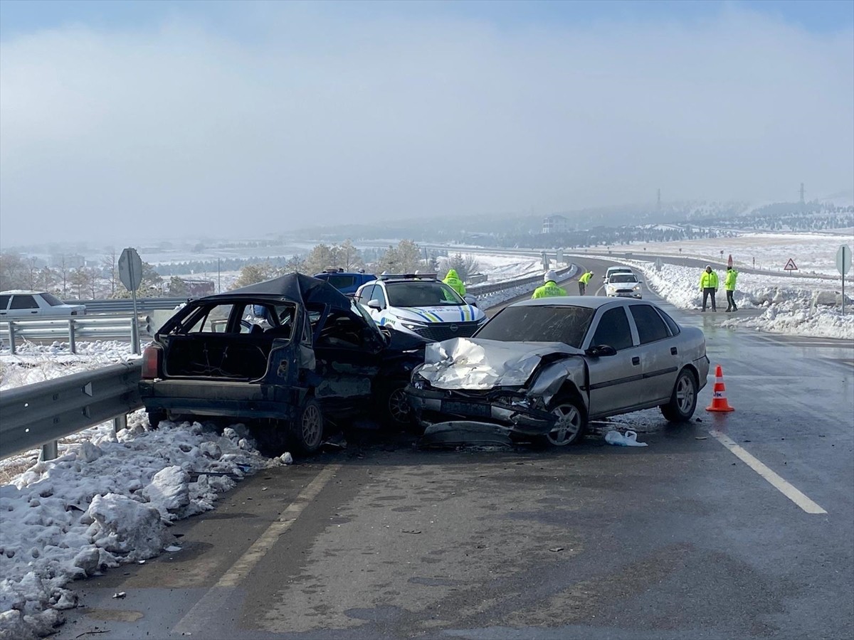 Kahramanmaraş'ta Trafik Kazası: 1 Ölü, 4 Yaralı