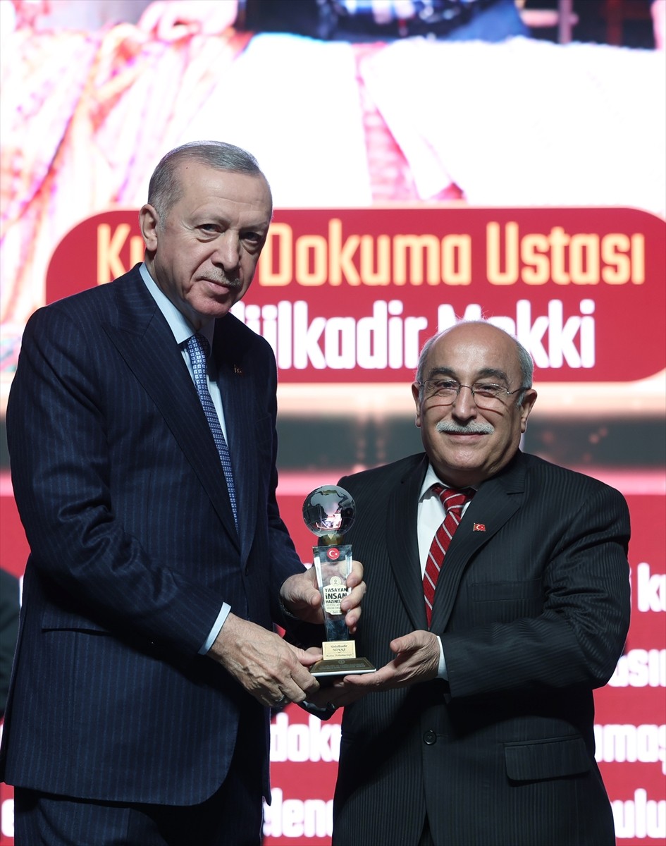 Cumhurbaşkanı Erdoğan: Sanat, Mirasımızı Yaşatma Mücadelesi