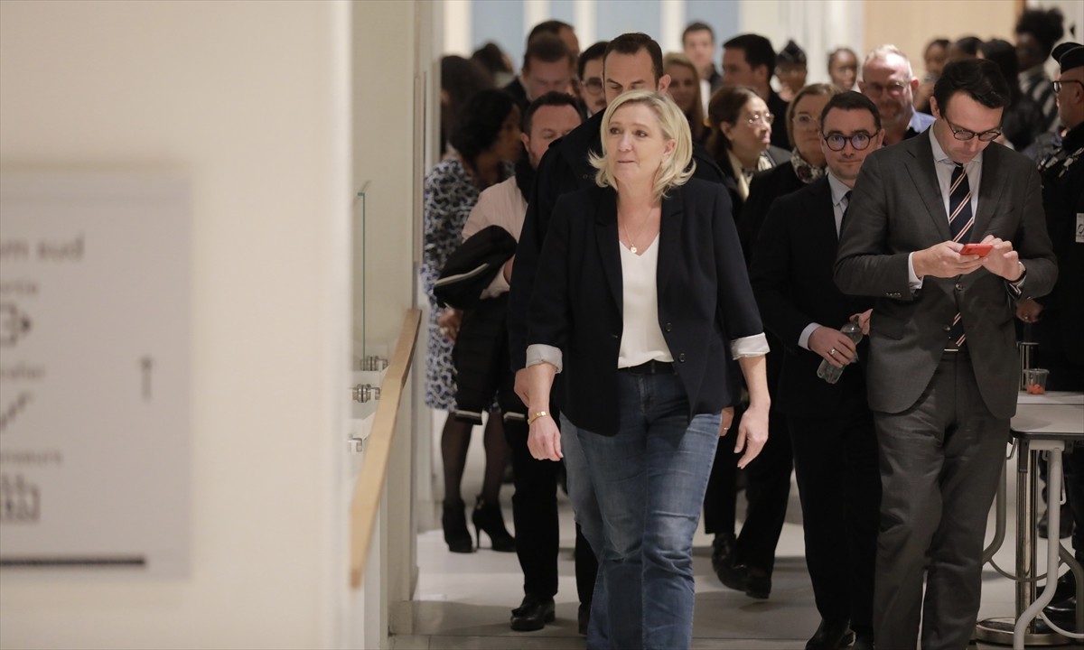 Marine Le Pen'in Yargı Süreci: Karar Tarihi 31 Mart 2025