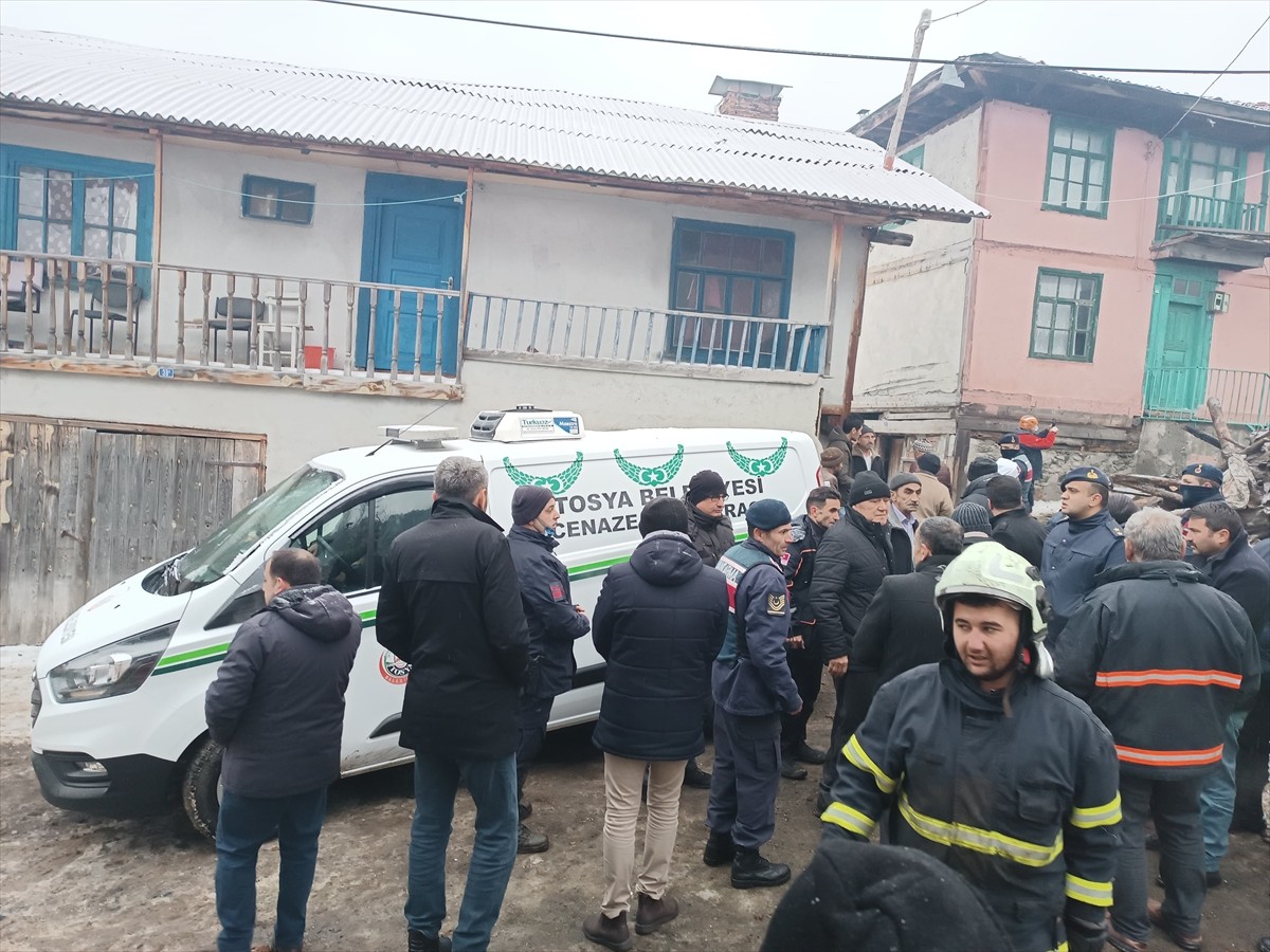 Kastamonu'da Yangın Felaketi: Baba ve Engelli Oğlu Hayatını Kaybetti