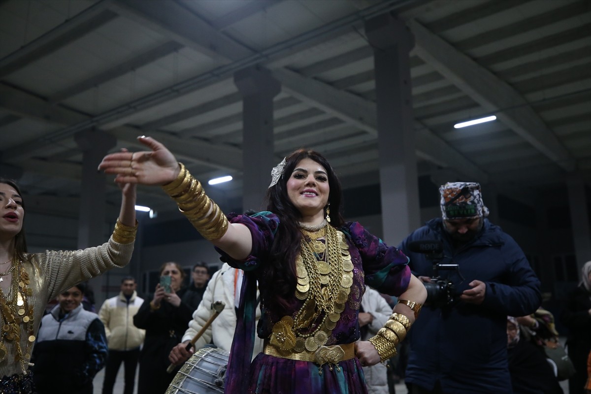 Çanakkale'de Şalvar Gecesi Geleneği Renkleniyor