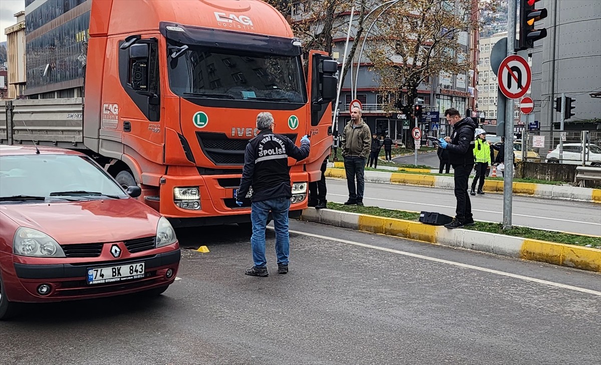 Zonguldak'ta Tır Kazası: 65 Yaşındaki Yaya Ağır Yaralandı